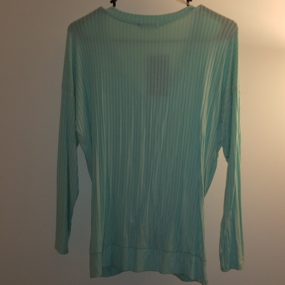 Mint green long sleeve shirt - Picture 3 of 3